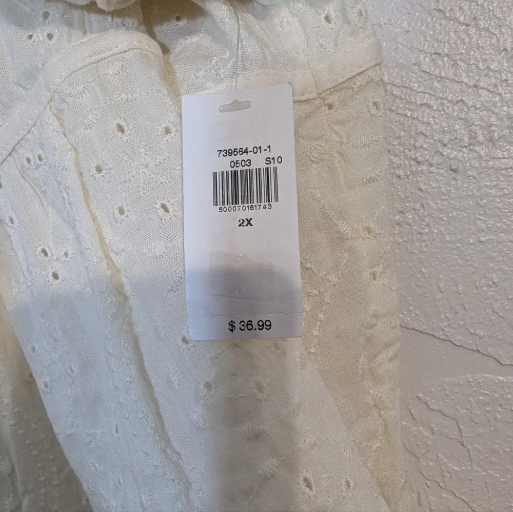 Old Navy Cream Eyelet Button-Front Peasant Blouse